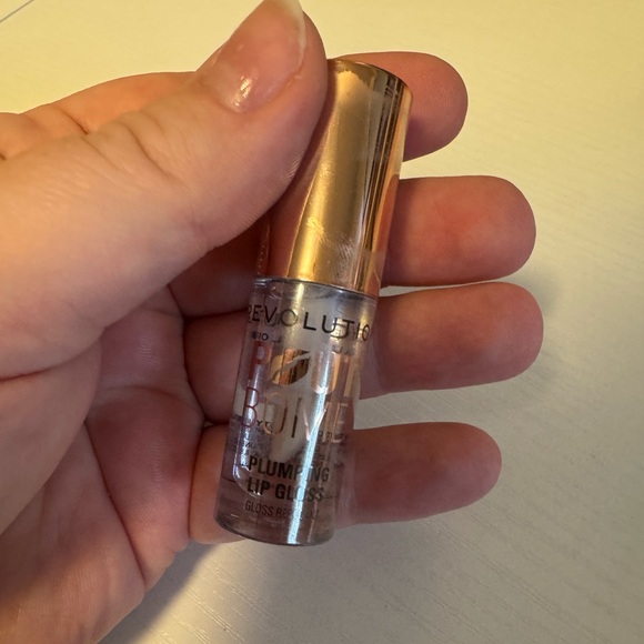 💕Lip Gloss - Picture 1 of 3